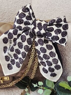 Junko Shimada Japanese high-end vintage scarf Scarf - White & Black